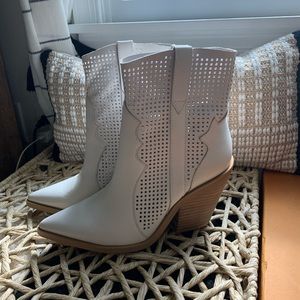 Steve Madden Booties!